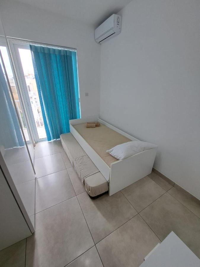 Modern Apartment In Gzira Екстер'єр фото