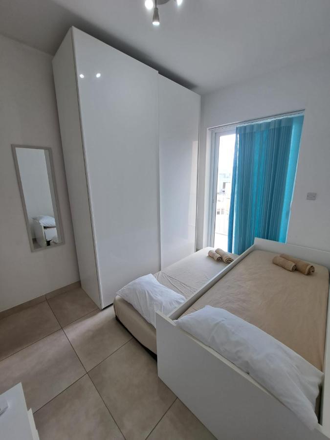 Modern Apartment In Gzira Екстер'єр фото